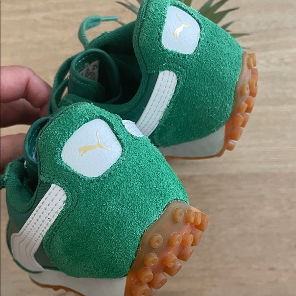 Puma. Easy Rider Sneakers - Picture 7 of 13